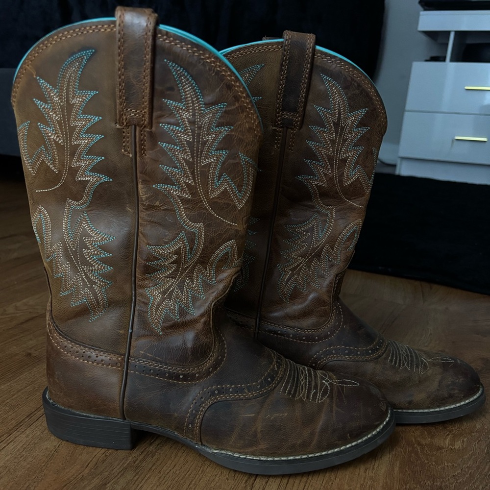Ariat Round Toe Boots
